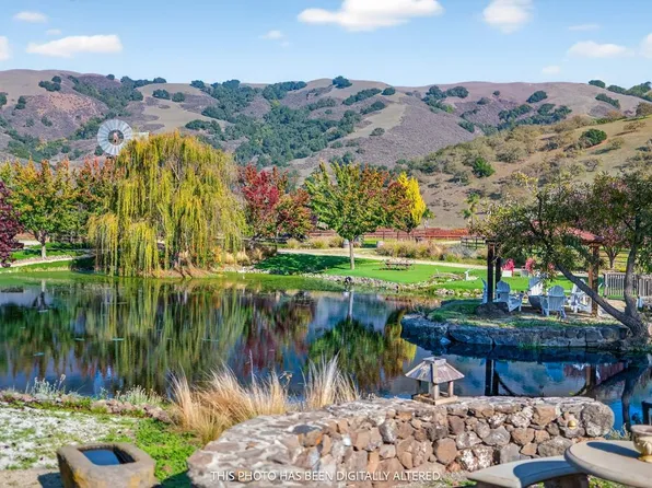 3970 Leavesley Rd, Gilroy, CA 95020