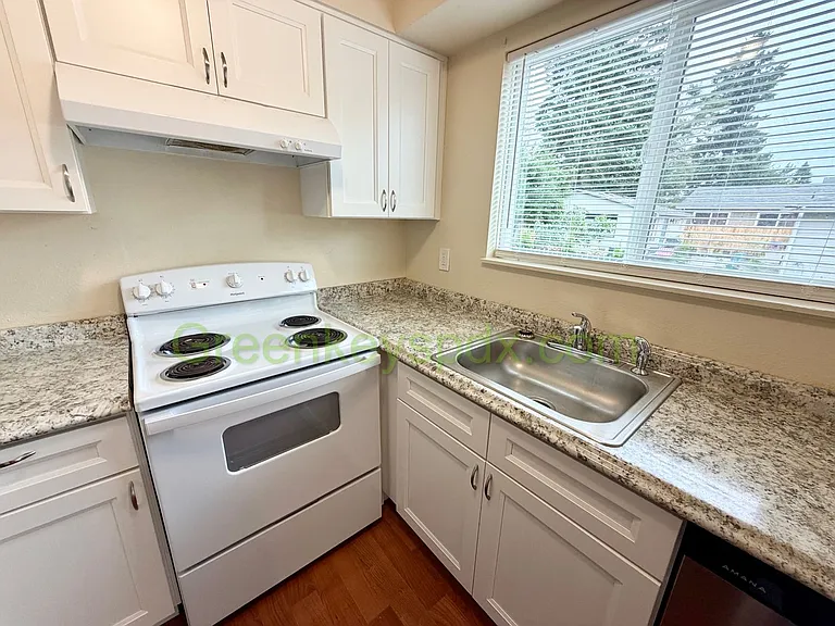 6125 SE 90th Ave — Photo 8