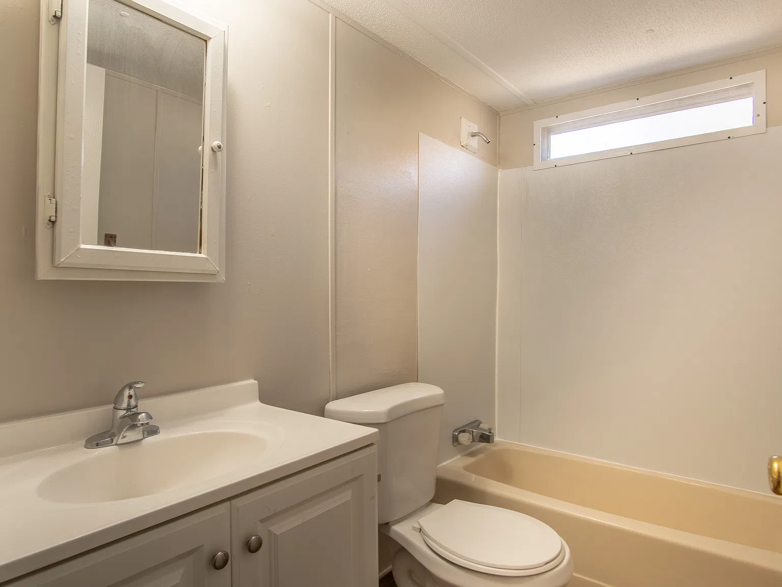 3 bed, 924 sqft, $1,125 — Photo 4