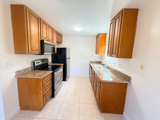1st image of 501 S Fremont St APT 4