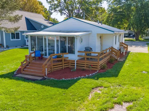 68 W Lakeside Dr, North Manchester, IN 46962
