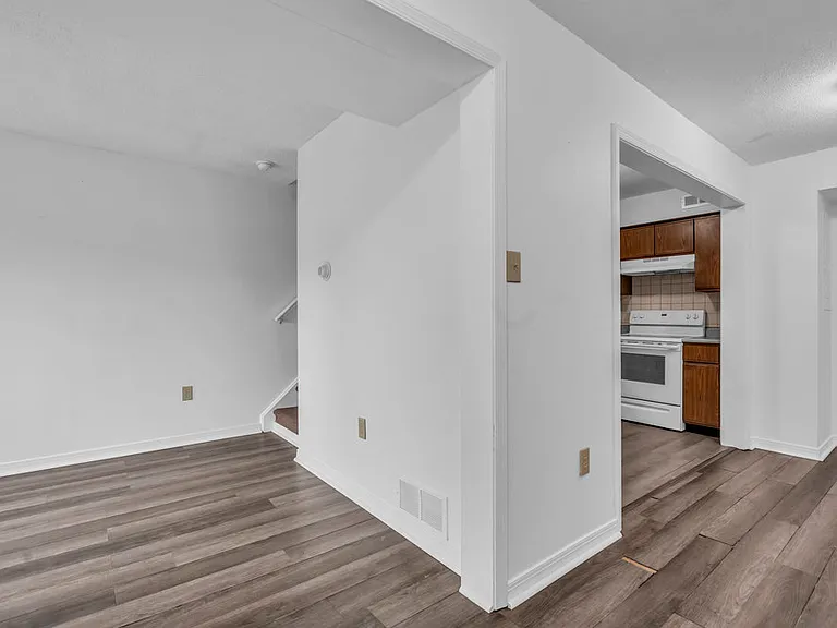106 N 34th St #B — Photo 6