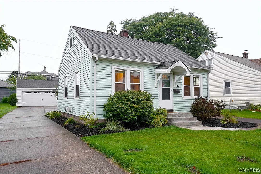 242 Spaulding St photo 1