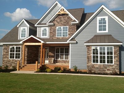 10 Hunters Landing Dr, Greer, SC, 29651