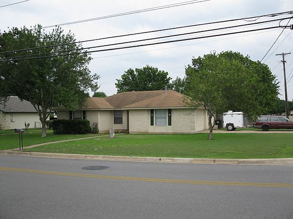 2nd image of 200 Lakeway Dr
