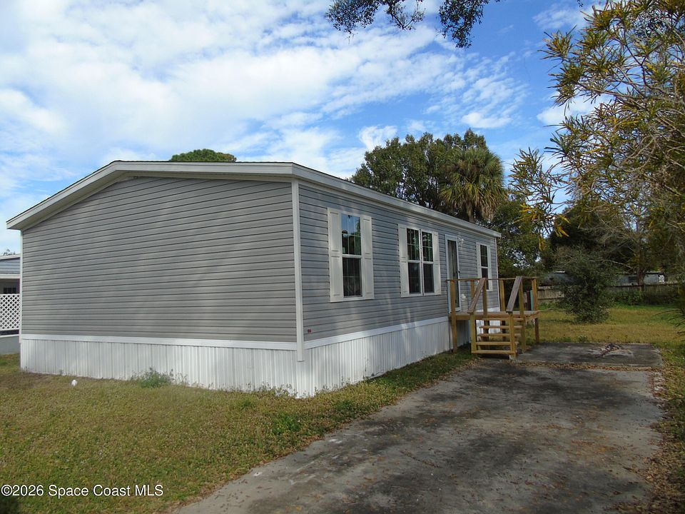 1st image of 5 Annette Dr