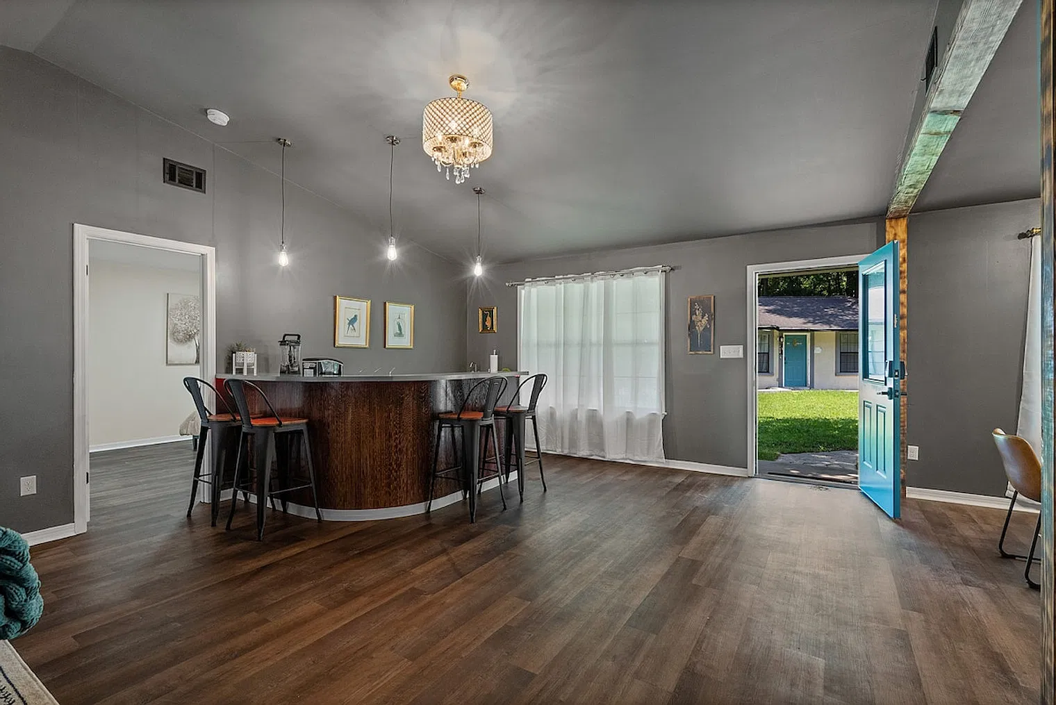 3 bed, 2.0 bath, $2,552 — Photo 4