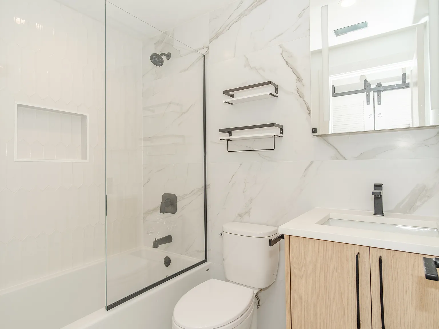 1 bed, 625 sqft, $2,350 — Photo 2