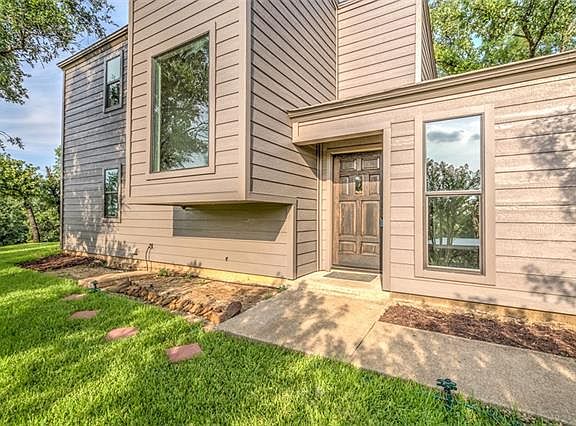 2nd image of 2929 N Kimball Ave