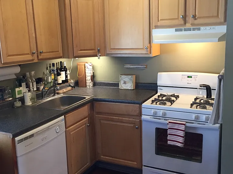 69 Adelaide Ave — Photo 7