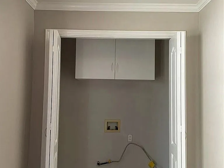 1049 Evergreen Ct — Photo 10