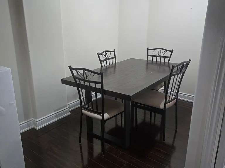 21 Rouge St — Photo 2