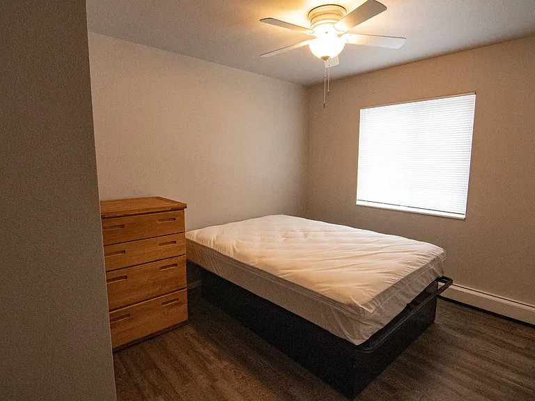 Plaza View Apartments — Photo 5