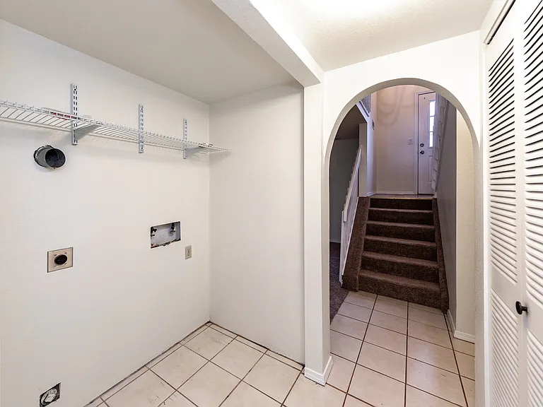 5160 Alton Dr — Photo 25