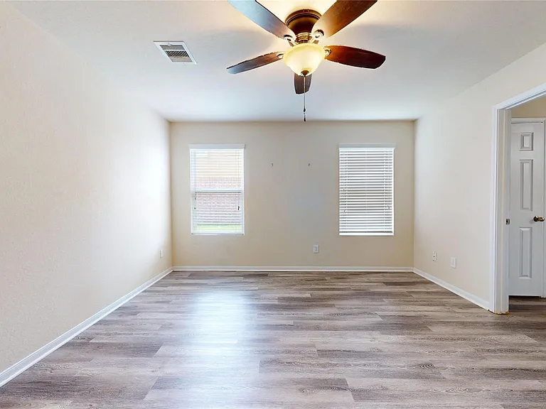 2102 Red Cedar Trl — Photo 17