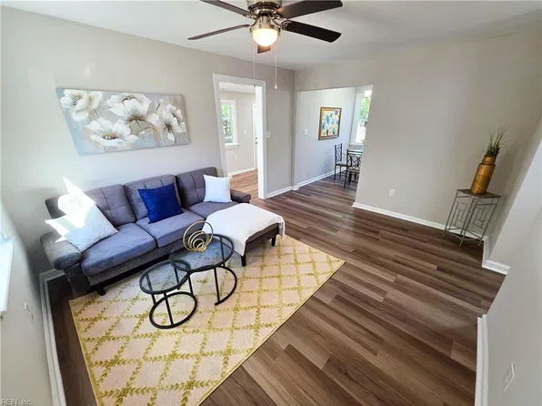 107 Rosewood Dr, Hampton, VA 23669