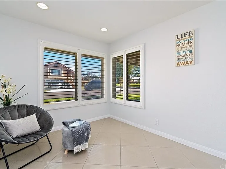 13043 Espinheira Dr — Photo 13