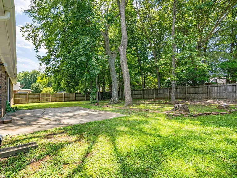 2703 Carrington Dr SW — Photo 36