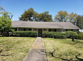 5000 Fairway Dr, Baytown, TX 77521