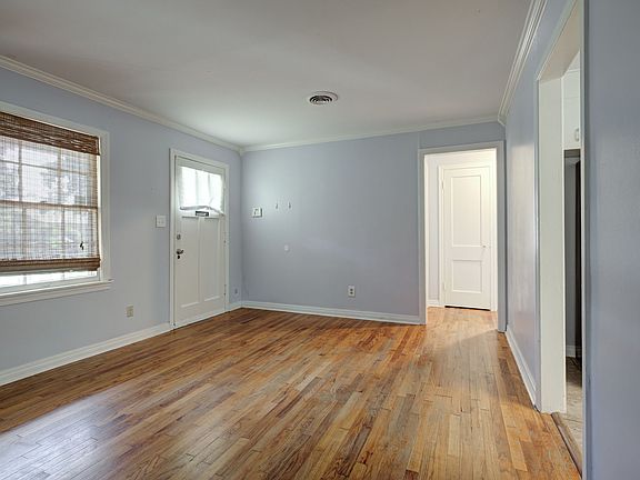 4th image of 912 Garver St