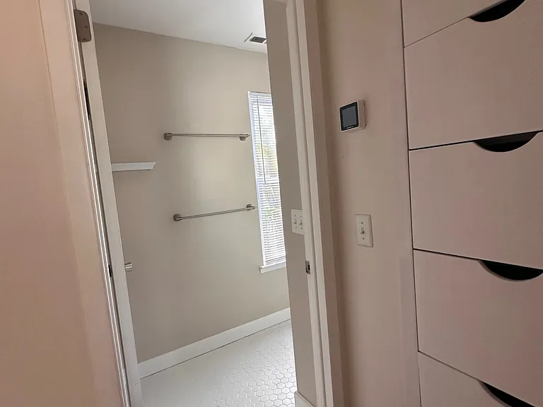 1642 Emerson Cir — Photo 9