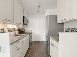 2092 Kuhio Ave #906, Honolulu, HI 96815