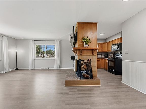 5th image of 703 Orchard St #701
