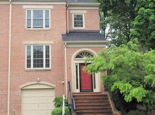 1433 McLean Mews Ct, Mc Lean, VA