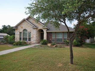 215 Black St, Schulenburg, TX 78956