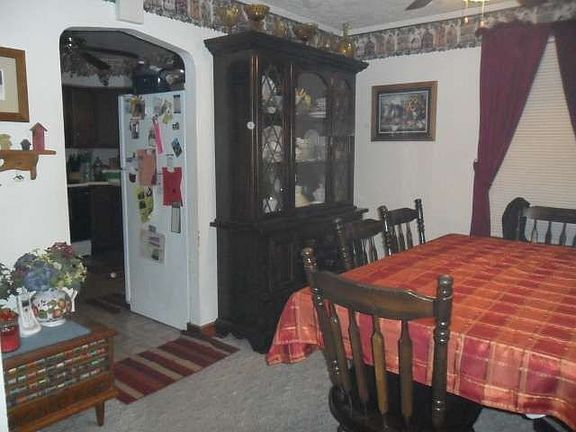 4th image of 222 W Lincoln St