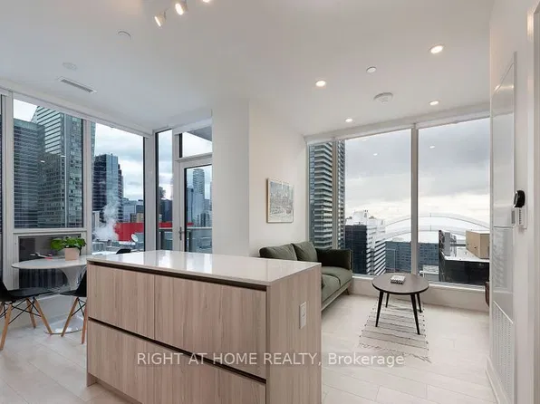 35 Mercer St #1916, Toronto, ON M5V 0V1