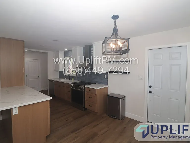 6234 Rose Lake Ave — Photo 3
