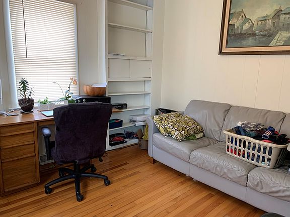 Den with 2 Sets of Shelves