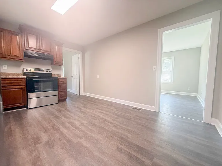 1335 Woodland Ave — Photo 6