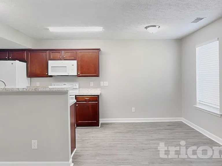 912 Tapoco Ct — Photo 4