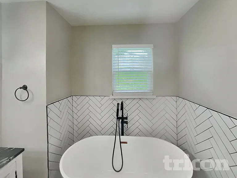 104 Edgewater Ct — Photo 11