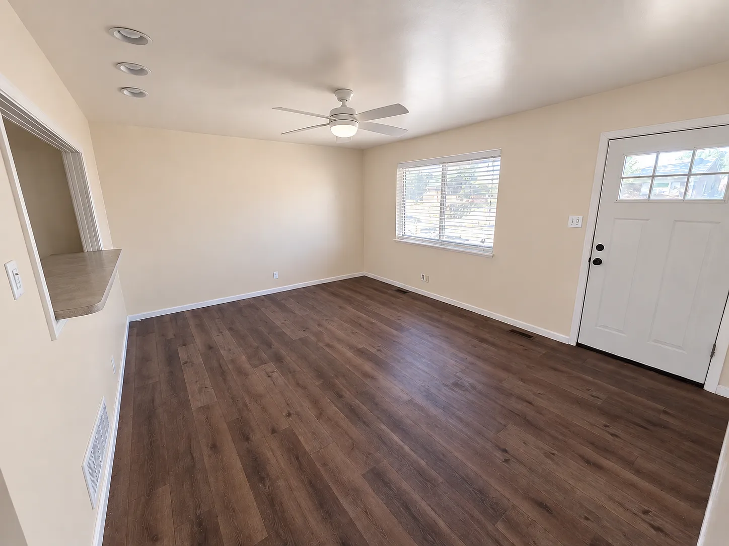 3 bed, 1000 sqft, $2,295 — Photo 2
