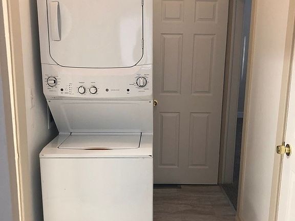 5th image of 1008 E Dalton Ave