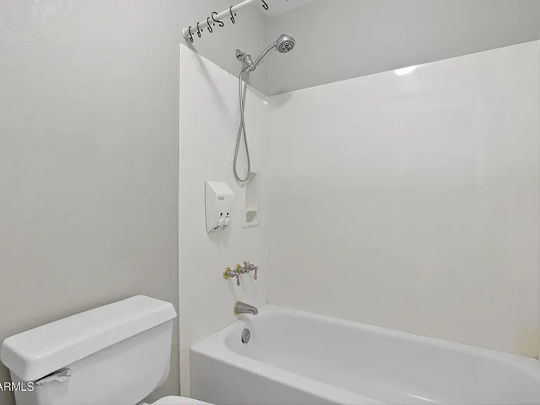 4302 E Mossman Rd — Photo 52