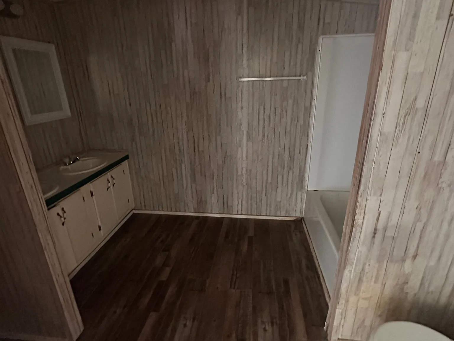 3 bed, 2.0 bath, 1216 sqft, $1,000 — Photo 3