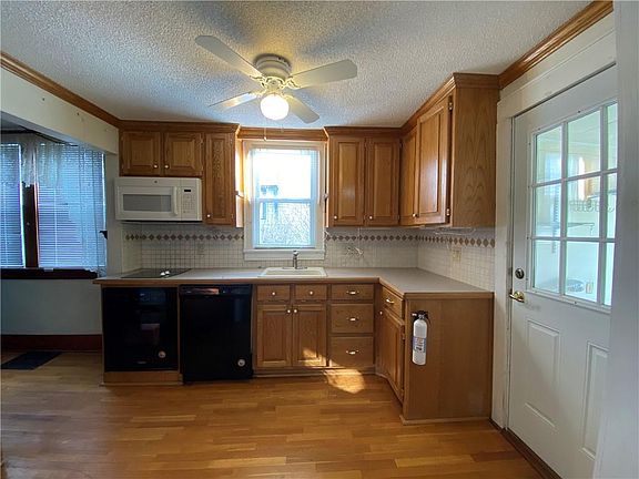 4th image of 313 N Esplanade St