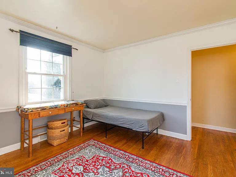 301 Central Ave — Photo 4