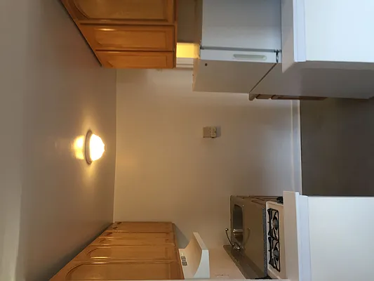 Rented by Ellman Realty Advisors | media 9