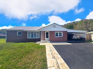 106 2nd Ave, Richlands, VA 24641