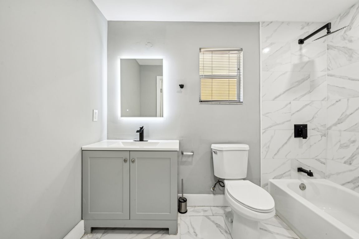 NW 20th St-1204-013