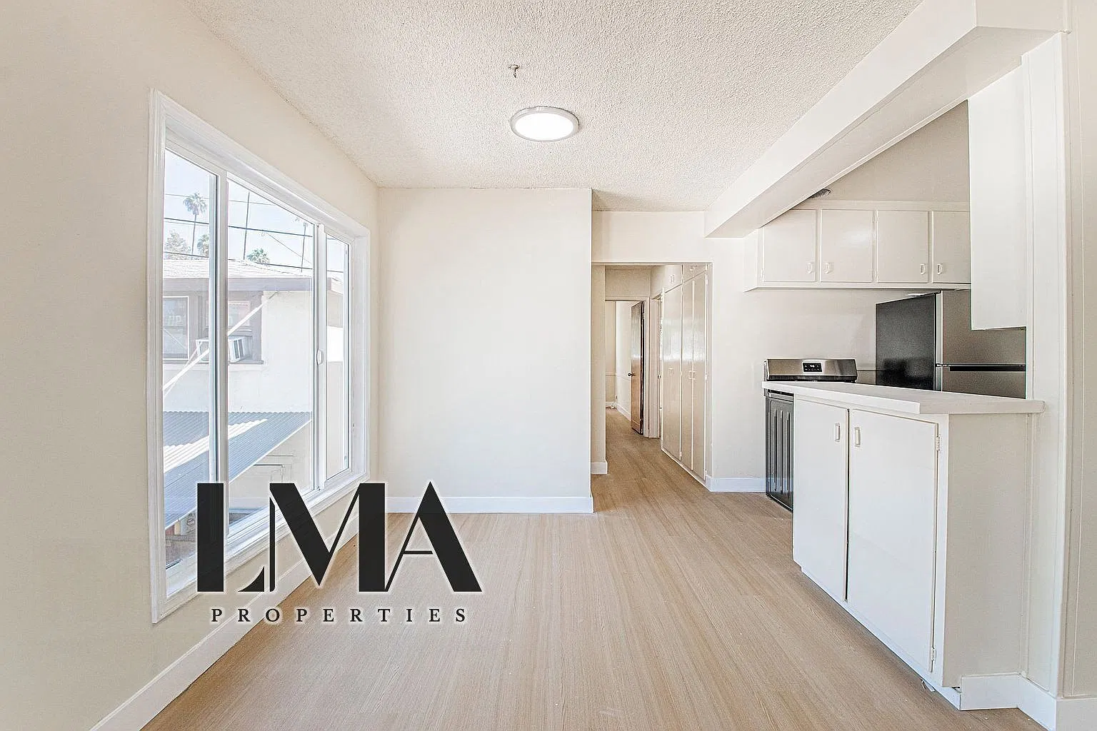 2 bed, 1.0 bath, 850 sqft, $2,058 — Photo 2
