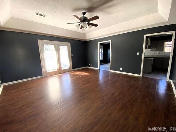 4th image of 210 E Shadow Ln