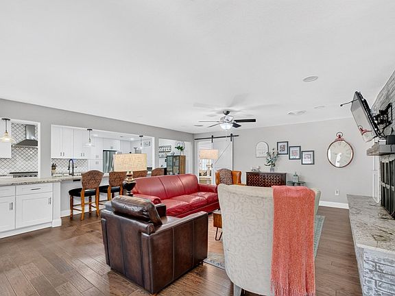 4th image of 607 Highland Dr