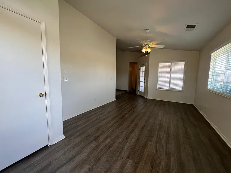 995 Vineyard Way — Photo 4