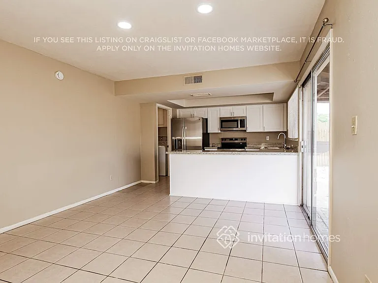 7556 W Turney Ave — Photo 6
